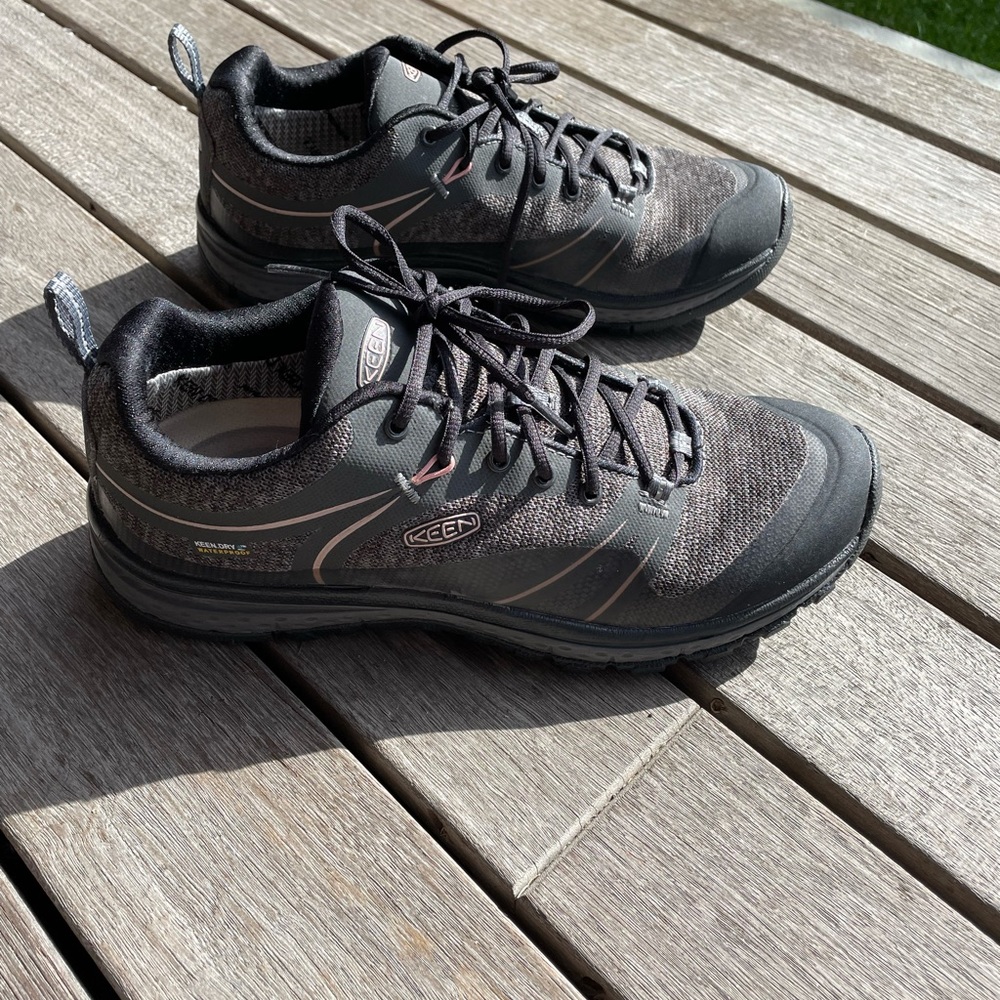 Keen 8 Women's Terradora Waterproof hiking shoes boots pink black